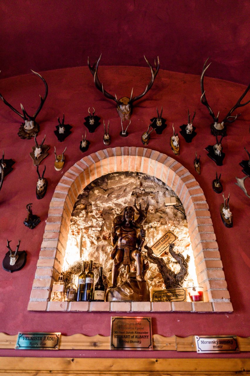 Svatebni fotograf Lednice Valtice Mikulov - Zamecka kaple Valtice - Penzion - zamecek La Veneria Valtice - svatebni foto-3815