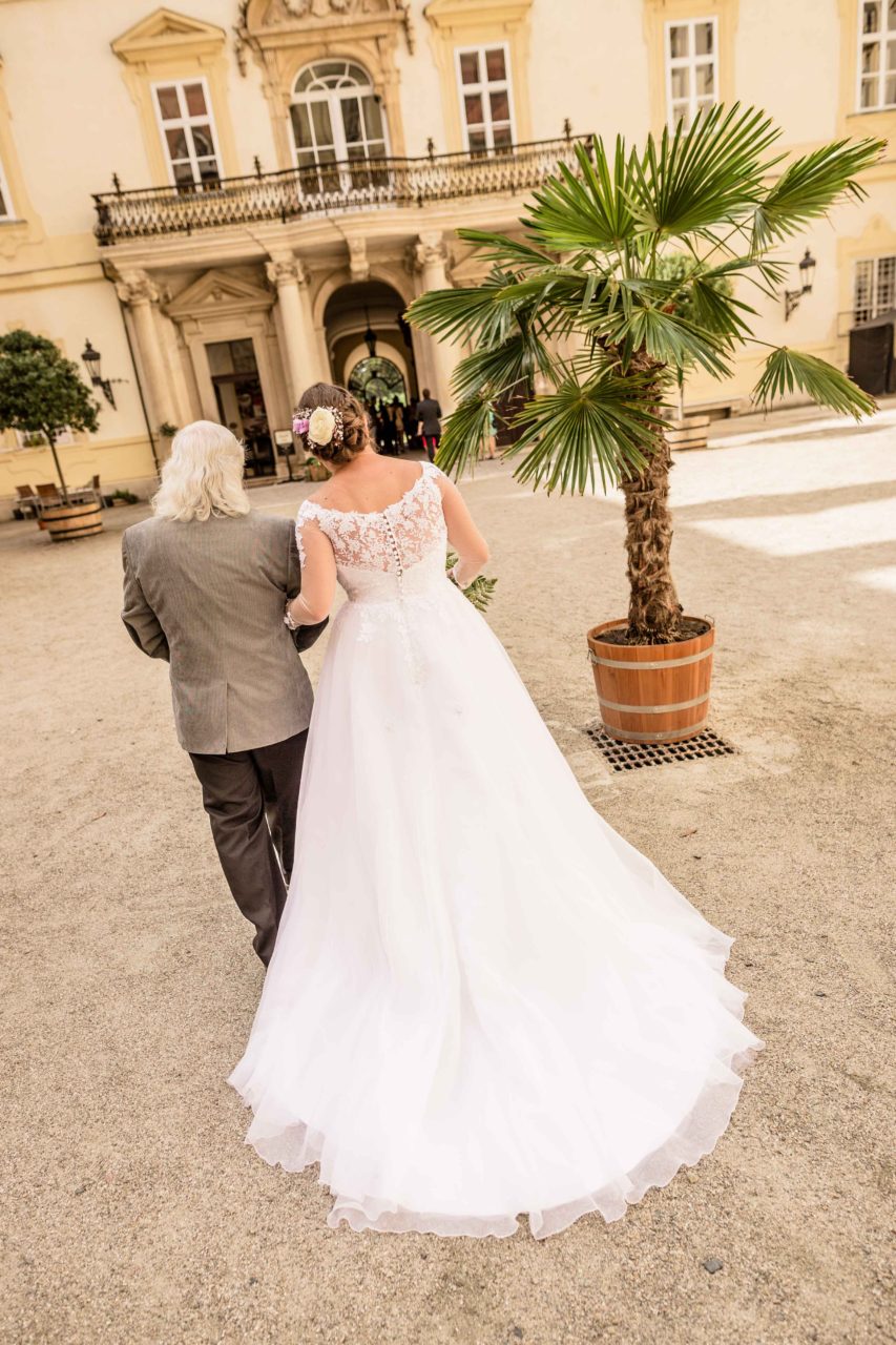 Svatebni fotograf Lednice Valtice Mikulov - Zamecka kaple Valtice - Penzion - zamecek La Veneria Valtice - svatebni foto-3979