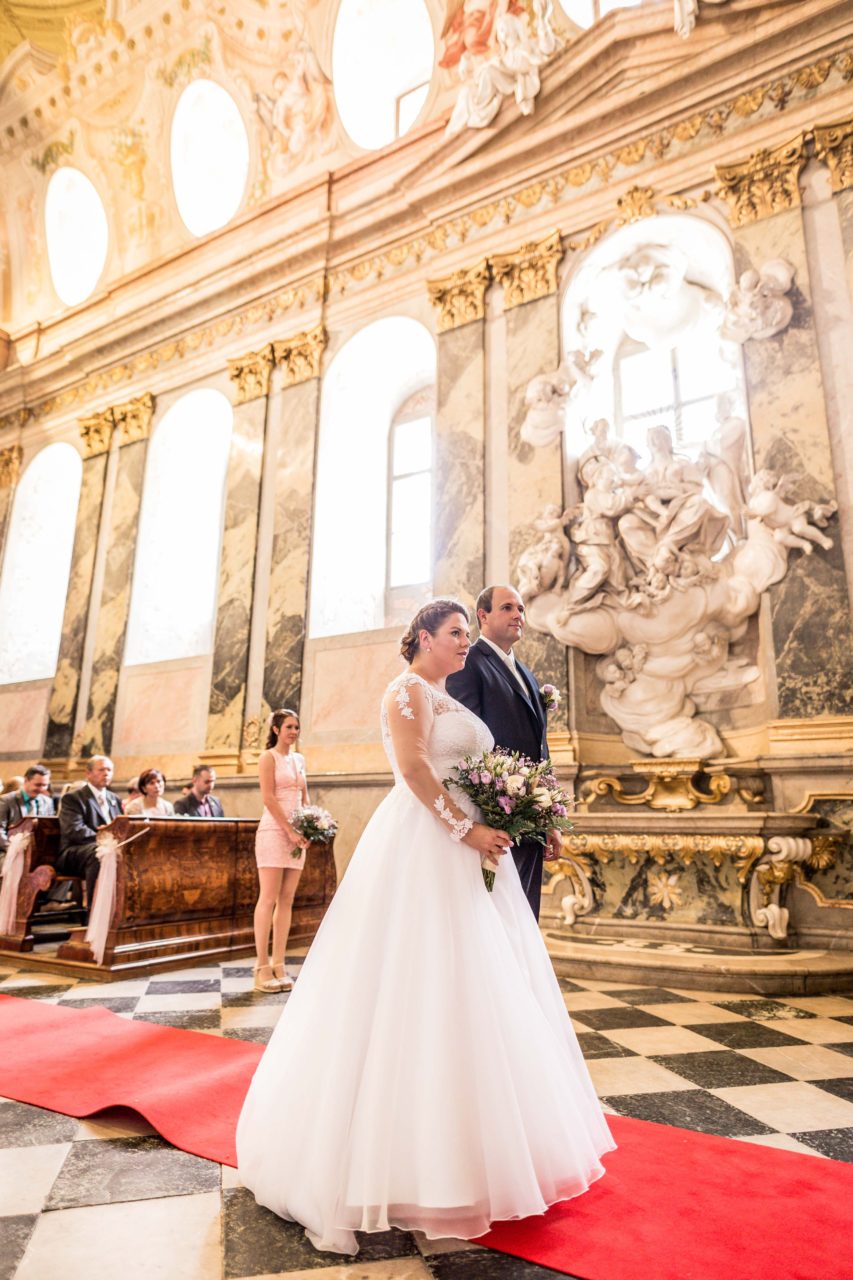 Svatebni fotograf Lednice Valtice Mikulov - Zamecka kaple Valtice - Penzion - zamecek La Veneria Valtice - svatebni foto-4159