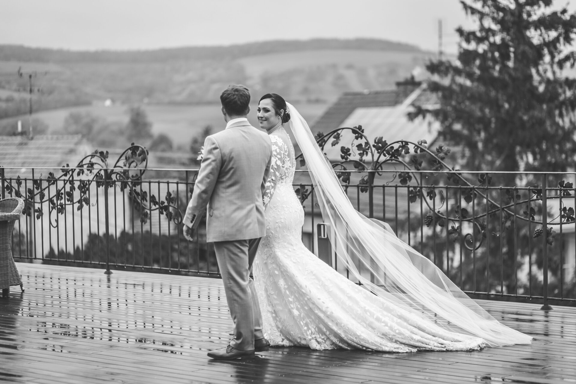 Svatebni fotograf cenik-Kyjov-Brno-Archlebov-Vinařství SPIELBERG-Znojmo-fotografka-cena-Archlebov-u-Kyjova-21