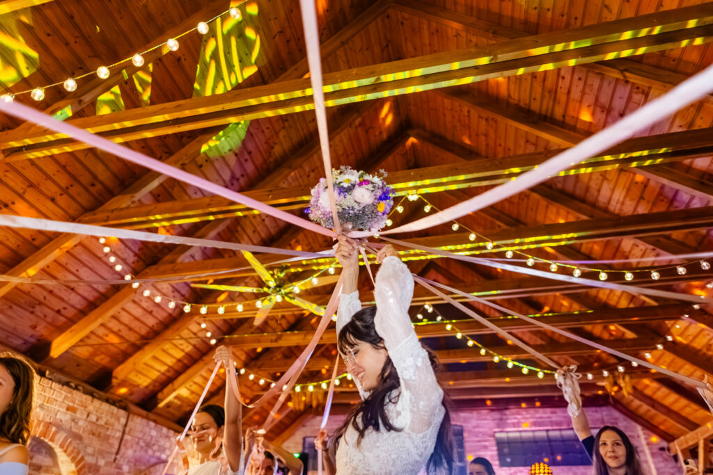 Svatba-Lanzhot-svatebni-fotografka-U-Bartosu_Lanzhot-Breclav-svatba-ve-stodole-svatebni-foto-kyjov-3-34